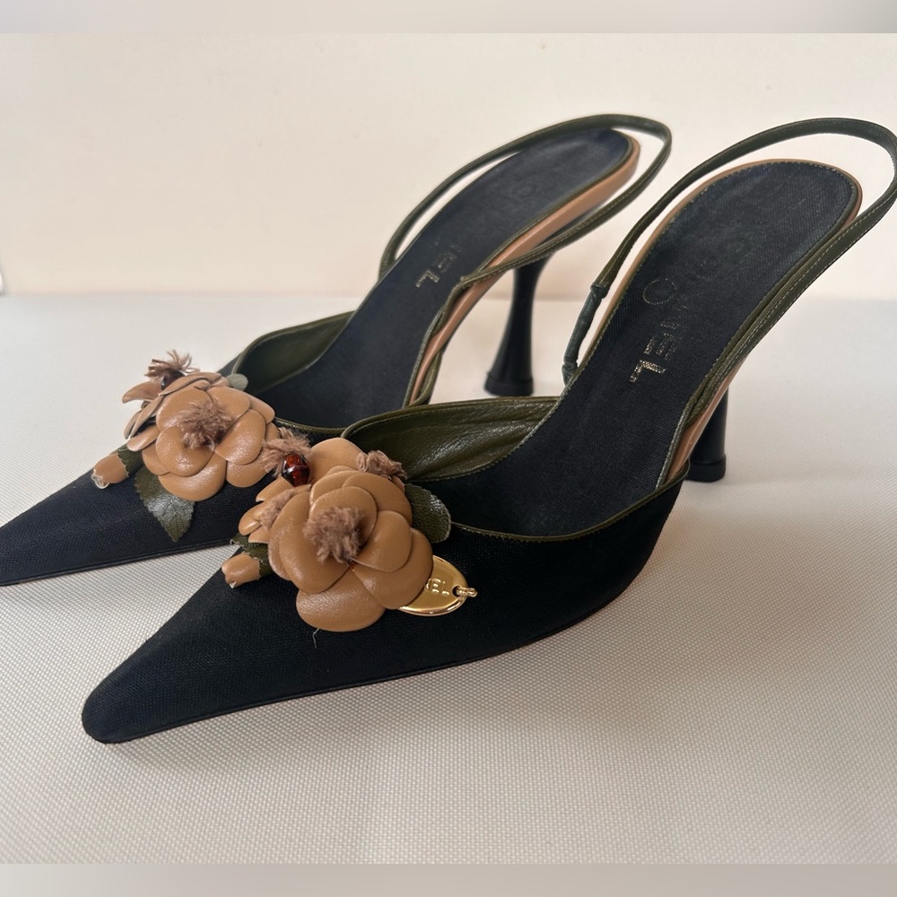 Vintage CHANEL Camellia Slingback Heels  Black Linen Tan Olive Leather Flower - Picture 5 of 15